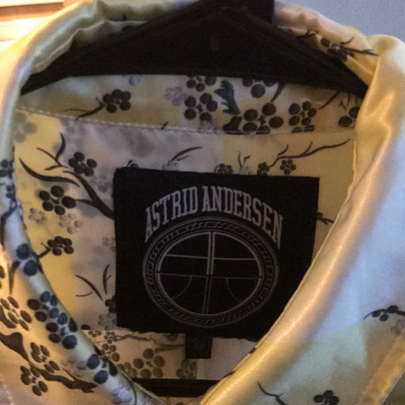 Shirt - Picture 2 of 3